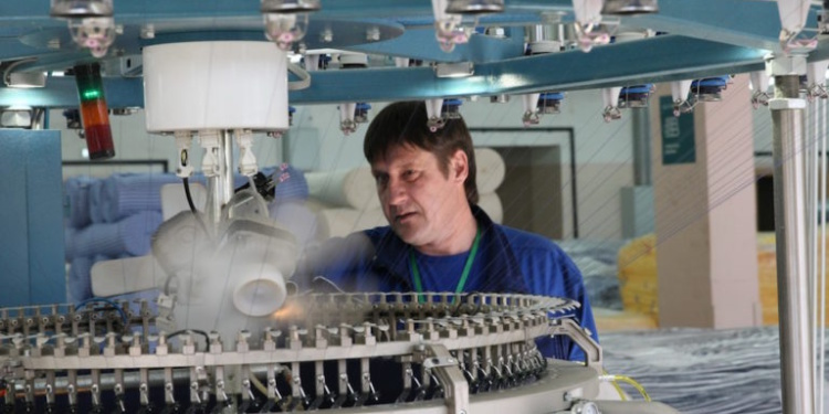 Транснефть, Россети, Интер РАО и другие госкомпании планируют уже в 2017 году использовать спецодежду только из российских материалов