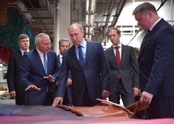 Путин провел совещание по развитию лёгкой промышленности в Рязани