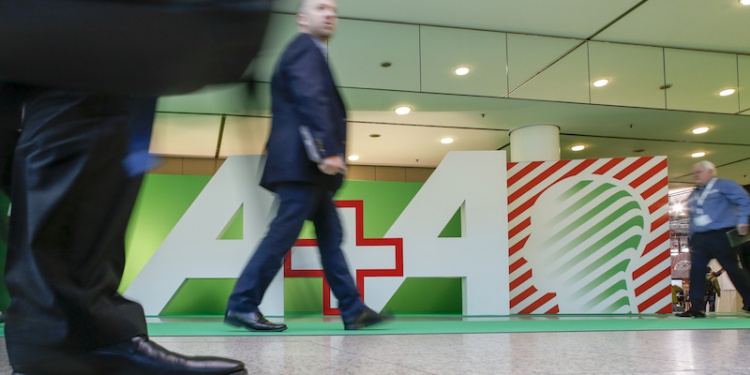 Выставка А+А приехать