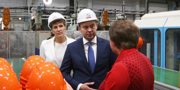 Депутат Госдумы от КПРФ посетил Суксунский оптико-механический завод