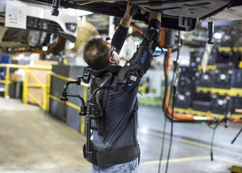 Ford экзоскелет