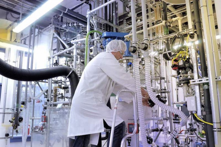 Химия и охрана труда: проблемы безопасности на химических производствах России