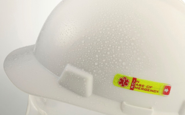 Медкарта — наклейка на каску Vital ID от Beeswift