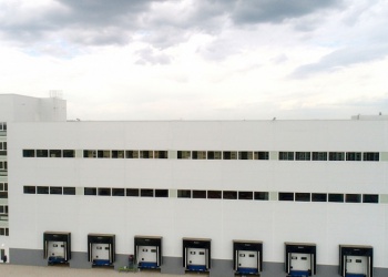 В Подмосковье вводится в эксплуатацию складской комплекс для хранения спецодежды