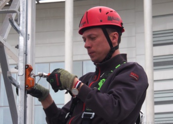 Менеджер Honeywell отмечает 40-летний юбилей 💐