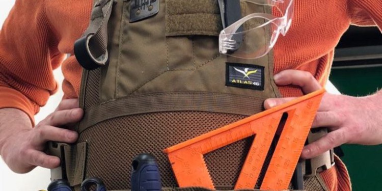 «Все свое ношу с собой» – фартук-сумка для инструментов Phoenix PRO-Flex Chest Rig