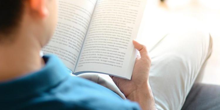 Шагаем к безопасности — с книжкой на диване 📖