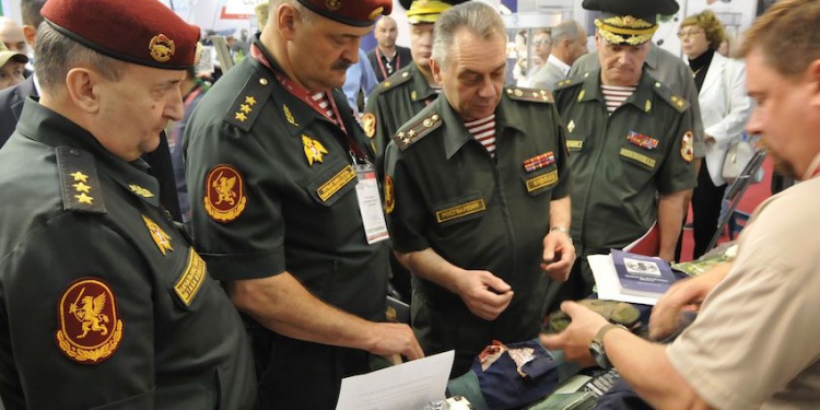 Руководители «Росгвардии» оценили кровоостанавливающий бинт «Геполглос»