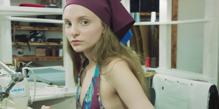 Петербургская компания выпустила «взрослую» рекламу фартуков. 18+