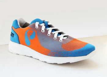 Модерам обувь с применением технологии 3D-вязки верха