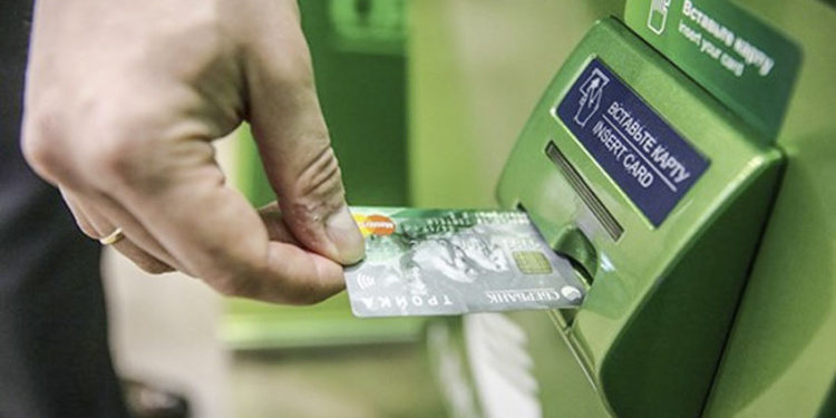 Роструд выяснит, задерживают ли россиянам зарплату