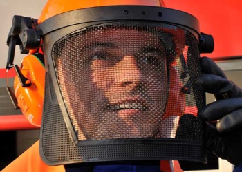 РОСОМЗ представил комплект СИЗ головы для лесоруба