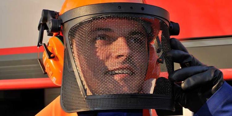 РОСОМЗ представил комплект СИЗ головы для лесоруба