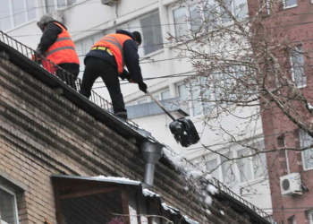 011 уборка снега на крышах