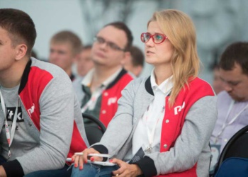 «РЖД» оденет сотрудниц в адаптированную женскую спецодежду