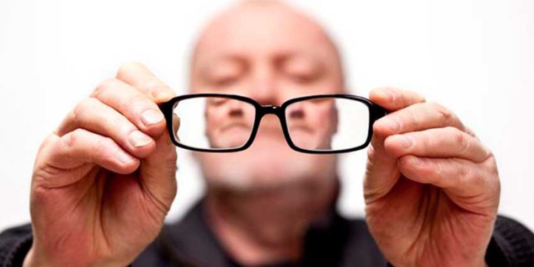 работодатель не обязан менять неудобные очки