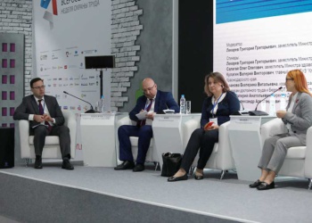 Топилин: Улучшение условий труда – вклад в увеличение продолжительности жизни