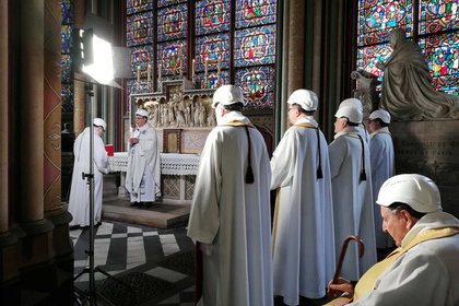 Месса в касках в соборе Парижской Богоматери