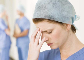 причина четверти профессиональных заболеваний медиков