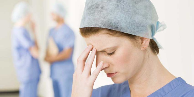 причина четверти профессиональных заболеваний медиков