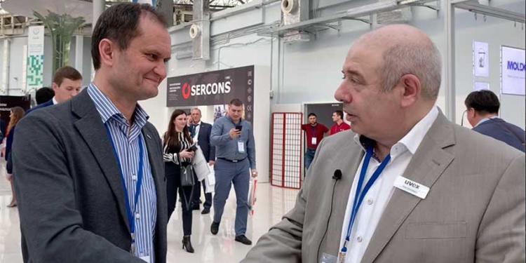 Главный редактор Гетсиз.ру Олег Сердюк и Генеральный директор ООО "Увекс СПР" Лев Шапиро во время ВНОТ-19