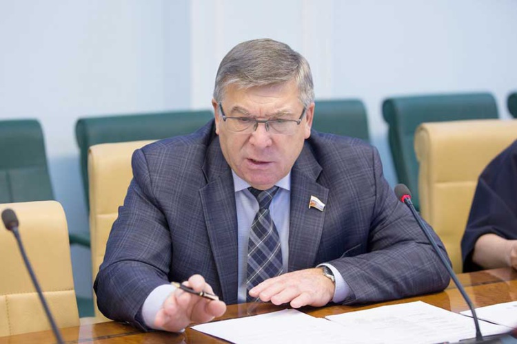 глава комитета Совета Федерации по социальной политике Валерий Рязанский