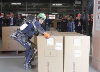 грузчики будут работать в экзоскелетах Waydo