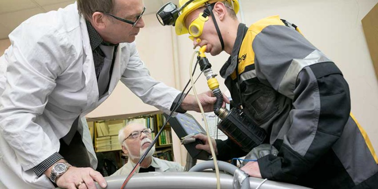 Иск российского поставщика китайских самоспасателей к «Росхимзащите»