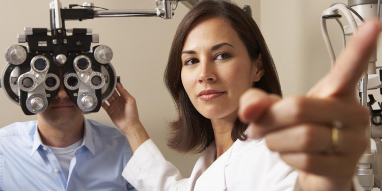 Видеть безопаснее - и лучше: защитные корригирующие очки от Uvex