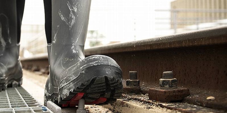 По свойствам — сапоги, по комфорту - кроссовки