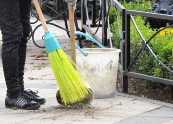 Ялтинских дворников спецодежда