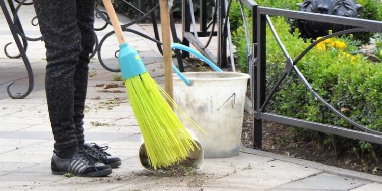 Ялтинских дворников спецодежда