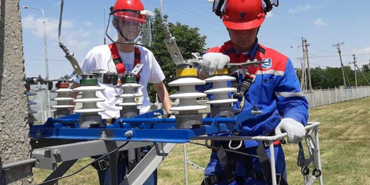 Россети приобрели для филиалов на Северном Кавказе спецодежду на 250 млн руб.