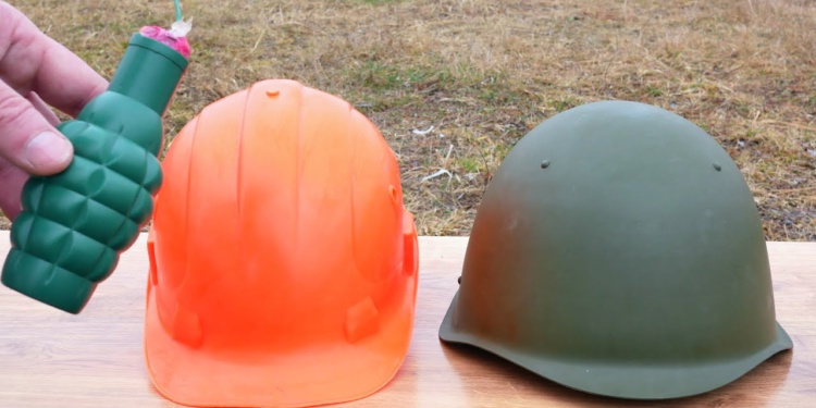Блогеры испытали строительную каску петардами. Видео