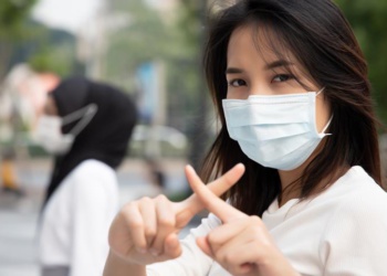 Правительство запретило вывозить из России респираторы и медицинские маски