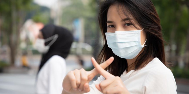 Правительство запретило вывозить из России респираторы и медицинские маски