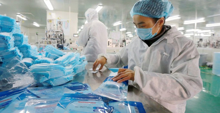 В Россию поступило 25,5 млн защитных масок из Китая