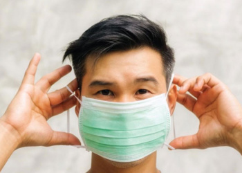 В Россию поступило 25,5 млн защитных масок из Китая