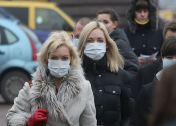 Ношение маски дает мнимое ощущение безопасности – психолог