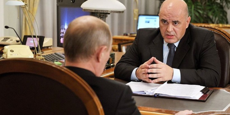 Путин поручил увеличить производство средств индивидуальной защиты