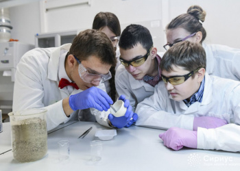 Научпарк «Сириус» начал поставки защитных лицевых щитков для сочинских медиков