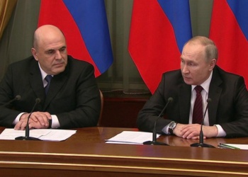 Путин поручил увеличить производство средств индивидуальной защиты