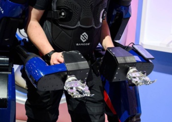 Тони Старк идет на завод. В США создали футуристические «доспехи» для рабочих