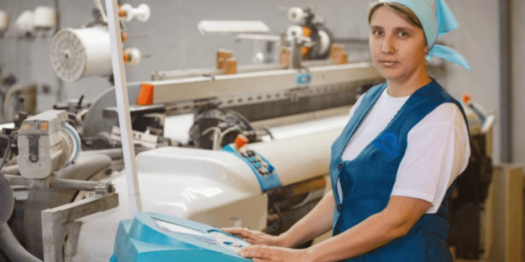 Минпромторг: Предприятия легпрома получают регистрационные удостоверения на медизделия и перепрофилируются на выпуск СИЗ