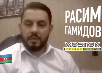 Денис Экхофф. Стюардесса LOT обучает правильному применению СИЗ 🇩🇪