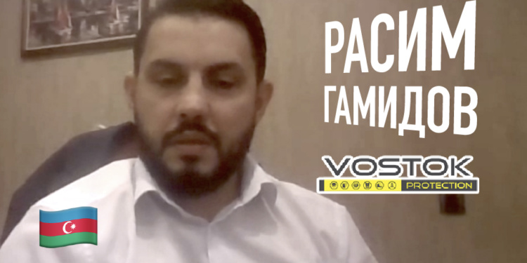 Денис Экхофф. Стюардесса LOT обучает правильному применению СИЗ 🇩🇪