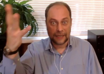 Андрей Моисеев: Почти невозможно что-то изменить в компании, находясь внутри