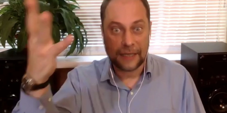 Андрей Моисеев: Почти невозможно что-то изменить в компании, находясь внутри