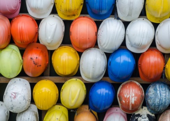 Закупки СИЗ крупнейшими российскими промышленными компаниями в 2019 году