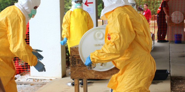 Государство выделило на производство СИЗ от коронавируса 4 млрд руб. – Мантуров